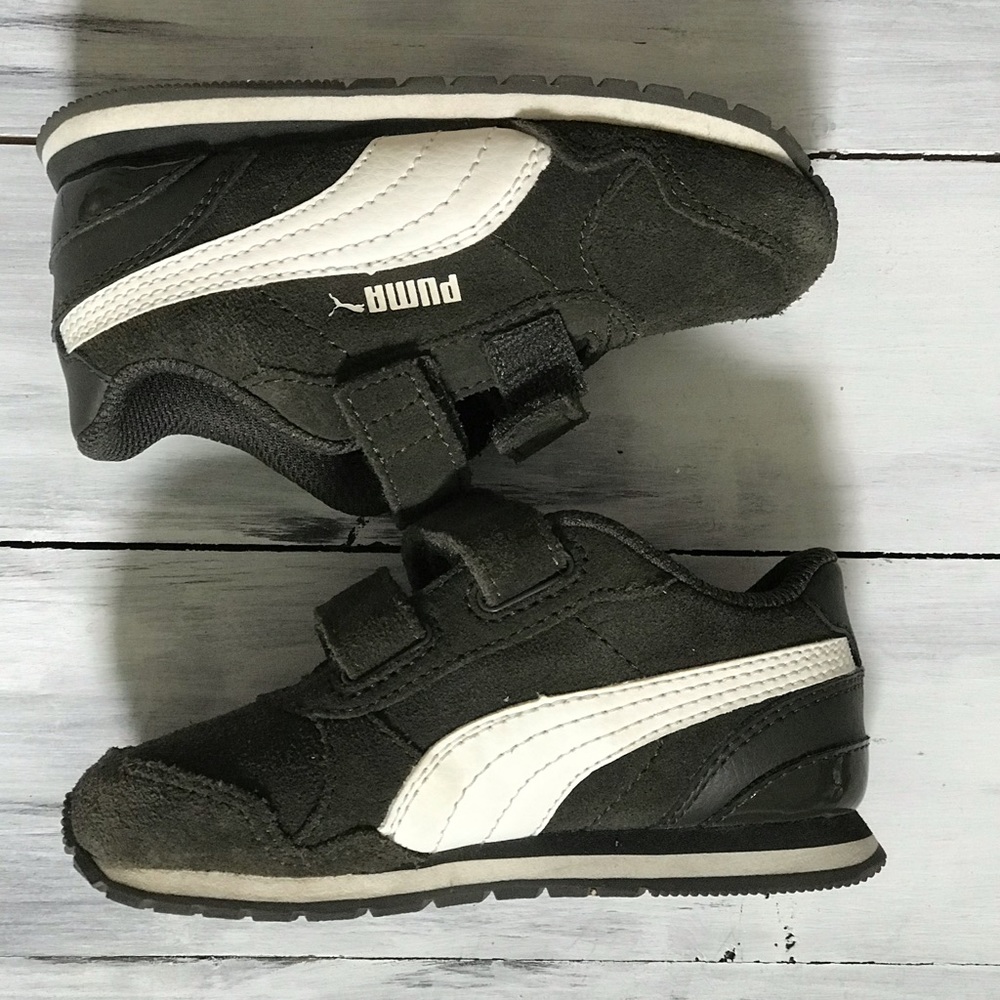 Toddler Puma sneakers. Green. Size 6